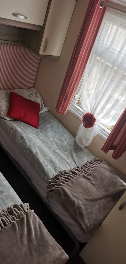 3 Bedroom Caravan With Hot Tub Tattershall Lakes Zewnętrze zdjęcie