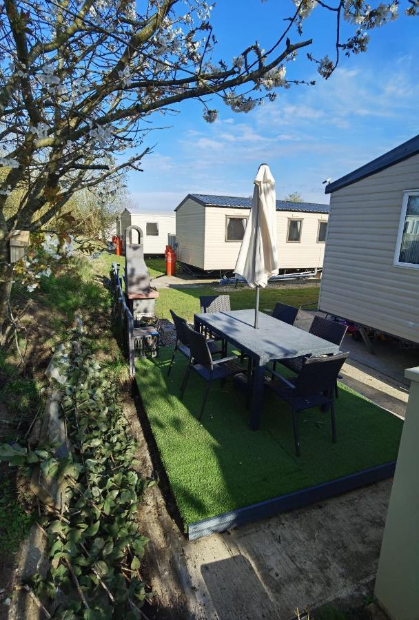 3 Bedroom Caravan With Hot Tub Tattershall Lakes Zewnętrze zdjęcie