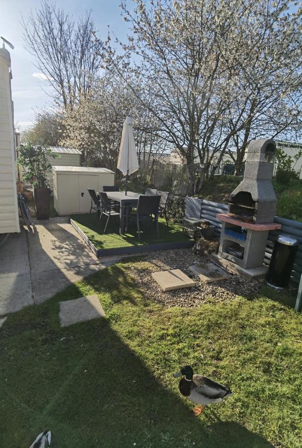 3 Bedroom Caravan With Hot Tub Tattershall Lakes Zewnętrze zdjęcie