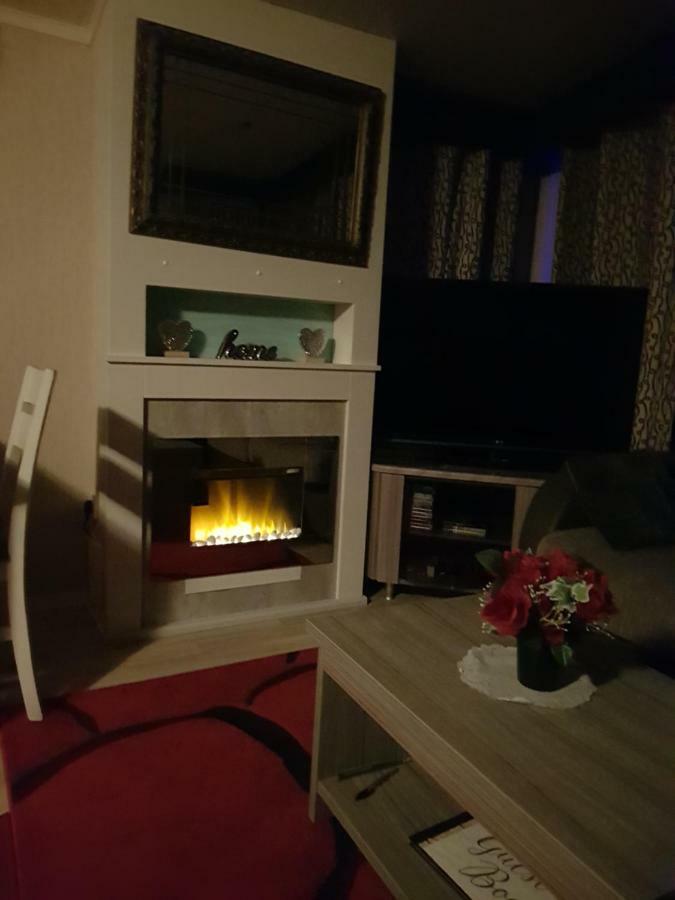 3 Bedroom Caravan With Hot Tub Tattershall Lakes Zewnętrze zdjęcie