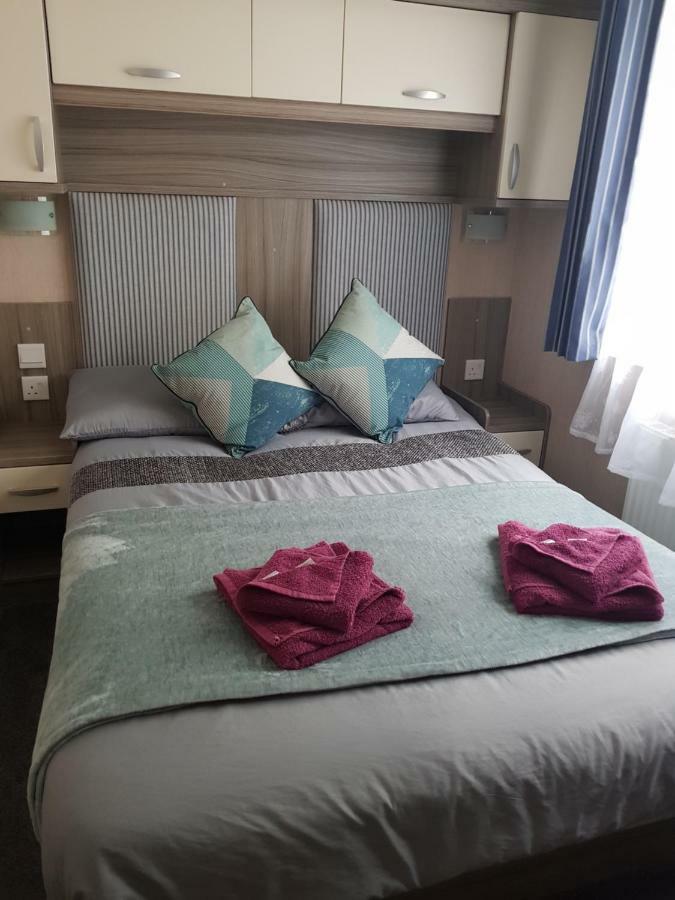 3 Bedroom Caravan With Hot Tub Tattershall Lakes Zewnętrze zdjęcie