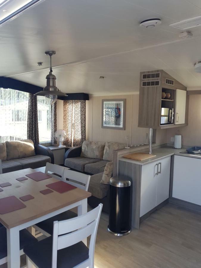 3 Bedroom Caravan With Hot Tub Tattershall Lakes Zewnętrze zdjęcie