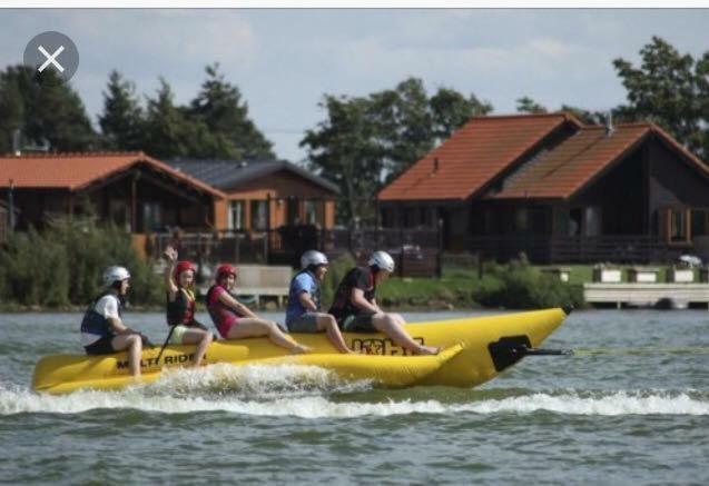 3 Bedroom Caravan With Hot Tub Tattershall Lakes Zewnętrze zdjęcie